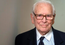 E DISEÑADOR PIERRE CARDIN A FAYECE