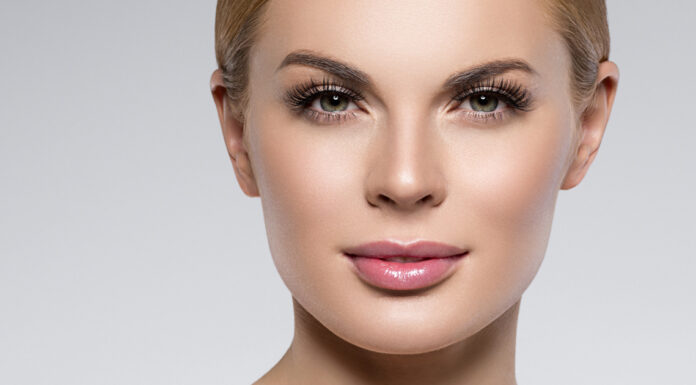 UN TREND CU BO MESTER SA: MICROBLADING PA LIP