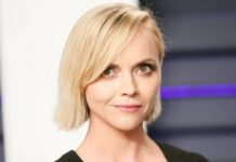 CHRISTINA RICCI TA ESTRENA SU ‘BABY BUMP’ DEN LINGERIE
