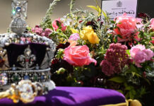 E NIFICACION DI E FLORNAN RIBA E CAHA DI QUEEN ELIZABETH