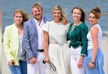 FAMIA REAL TA BRIYA DURANTE SESION ANUAL DI POTRET