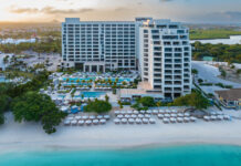 THE ST. REGIS ARUBA RESORT: CAMINDA LUHO CLASICO TA BRASA BEYESA DI ISLA